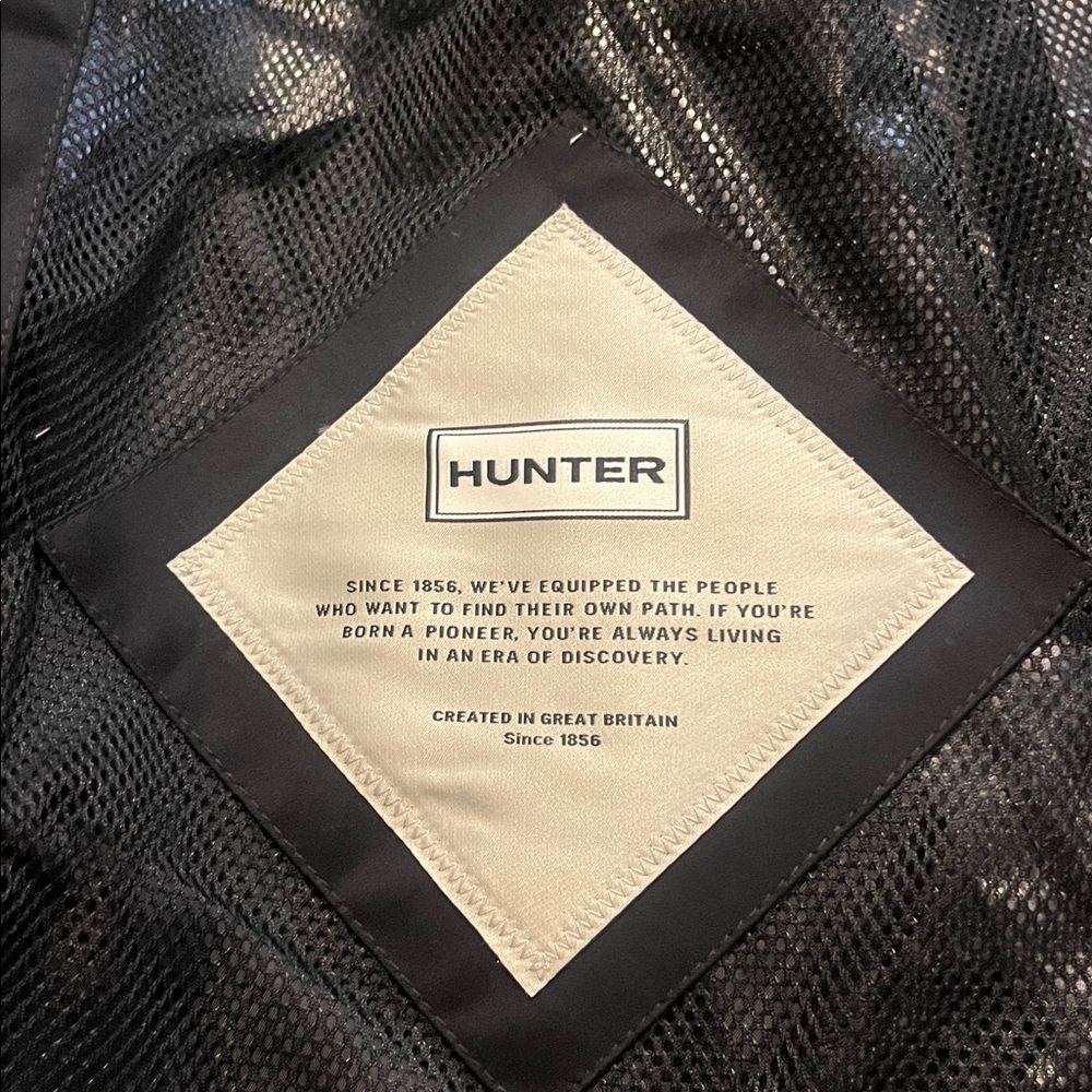 Hunter Women’s Black Water & Wind Resistant Rain Jacket NEW Small - Picture 11 of 12